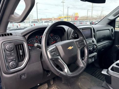 Used 2021 Chevrolet Silverado 1500 LT image 12