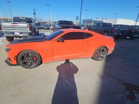 Used 2019 Chevrolet Camaro SS image 2