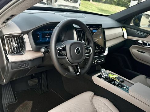 New 2026 Volvo XC90 T8 Ultra w/ Protection Package Premier AWD/4WD image 15