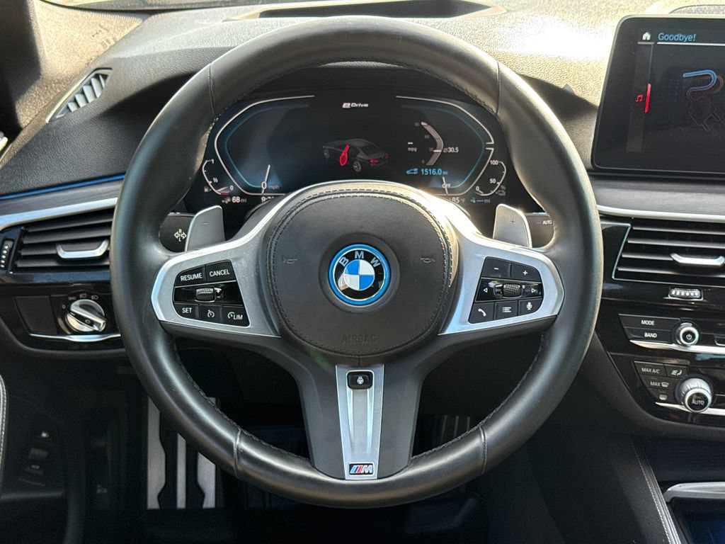 Used 2022 BMW 530e w/ Premium Package RWD image 15