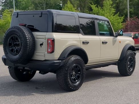 Certified 2025 Ford Bronco Badlands image 4