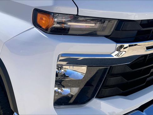 Used 2025 Chevrolet Silverado 2500 LT w/ Convenience Package image 26