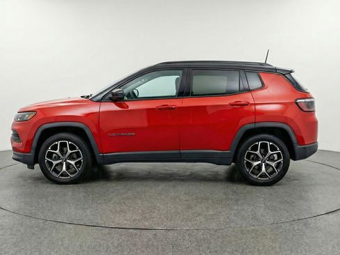 Used 2025 Jeep Compass Limited AWD/4WD image 5