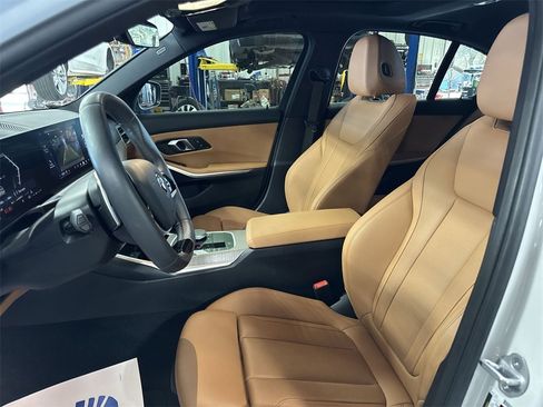 Used 2025 BMW 330i Sedan image 12