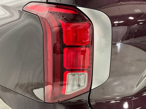 Used 2025 Hyundai Palisade Limited AWD/4WD image 29