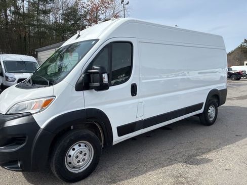 Used 2024 RAM ProMaster 2500 w/ Convenience Group image 6