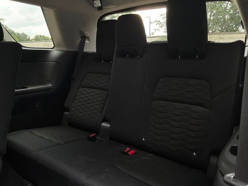 Used 2025 Nissan Pathfinder SV FWD image 13