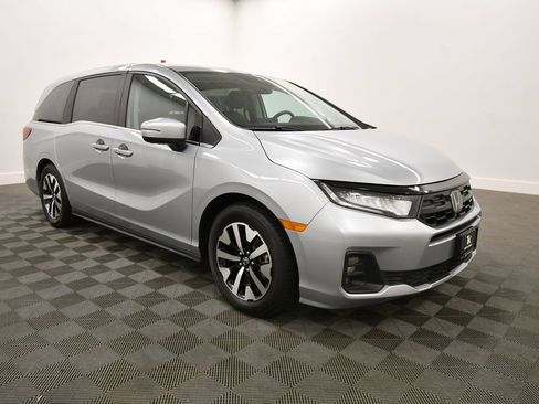 Certified 2025 Honda Odyssey EX-L image 10