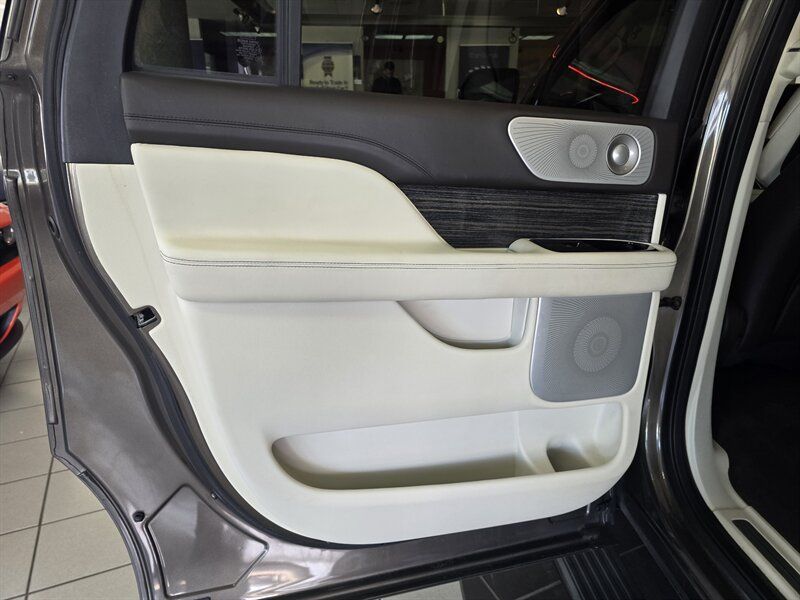 Used 2018 Lincoln Navigator L Black Label AWD/4WD image 10