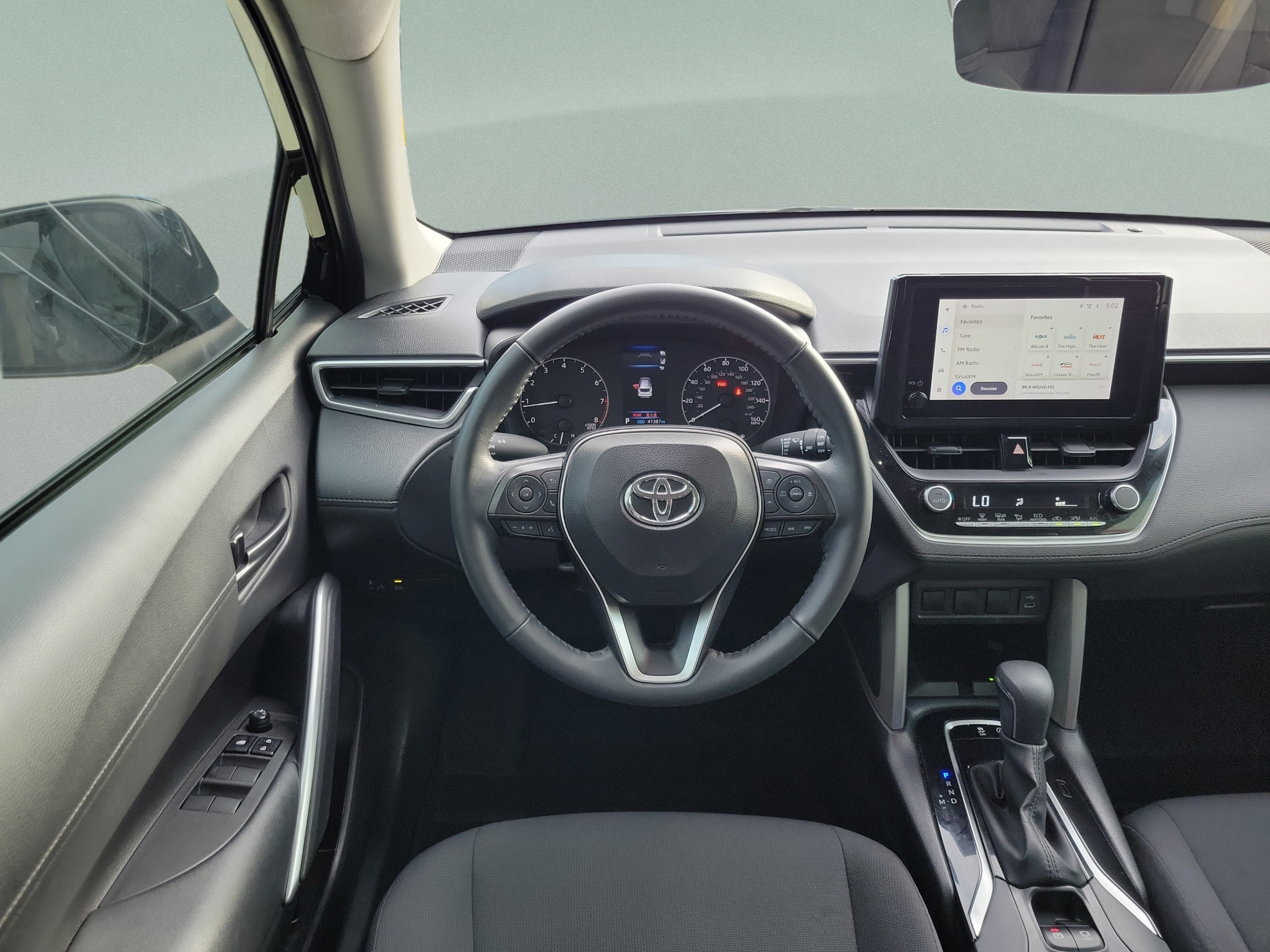 Used 2024 Toyota Corolla Cross LE FWD image 23