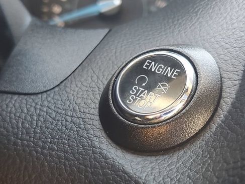 Used 2014 Ford Focus Titanium w/ Luxury Package FWD image 20
