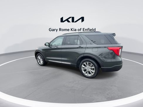 Used 2021 Ford Explorer XLT w/ Equipment Group 202A image 6