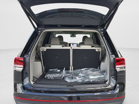 New 2026 Volkswagen Atlas SE FWD image 10