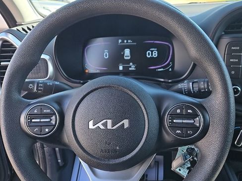 Used 2025 Kia Soul LX w/ LX Technology Package image 10