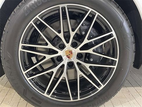 New 2026 Porsche Cayenne image 11