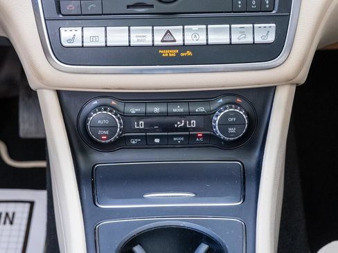 Used 2019 Mercedes-Benz GLA 250 4MATIC image 26