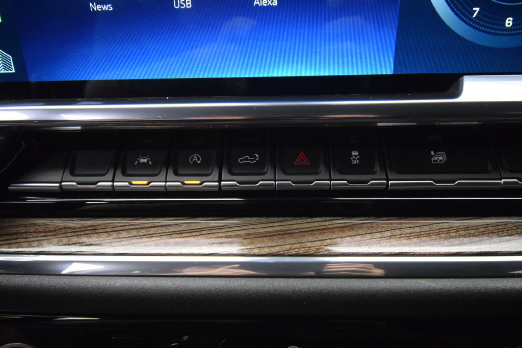 Used 2024 Chevrolet Silverado 1500 LT AWD/4WD image 26