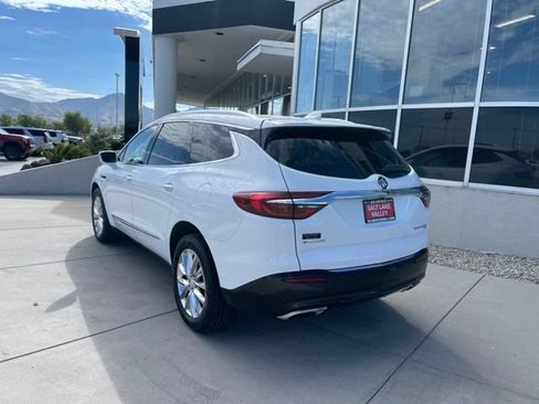 Used 2018 Buick Enclave Premium w/ Experience Buick Package AWD/4WD image 4