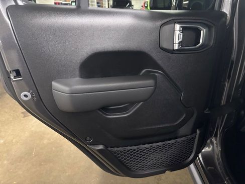 New 2026 Jeep Gladiator Sport AWD/4WD image 12