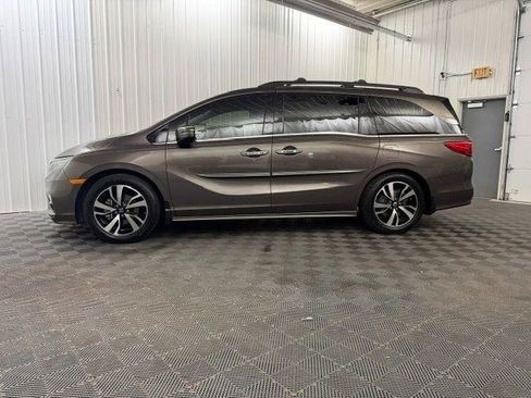 Used 2019 Honda Odyssey Elite image 2