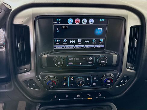 Used 2018 Chevrolet Silverado 1500 LT image 18