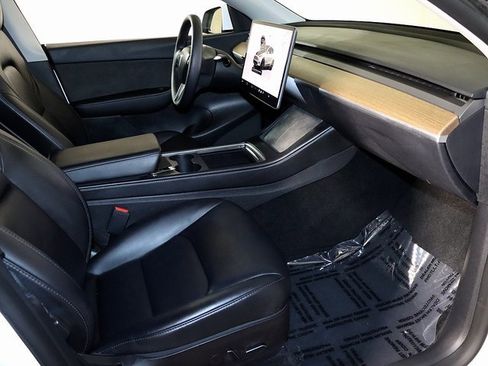 Used 2022 Tesla Model Y Performance image 32