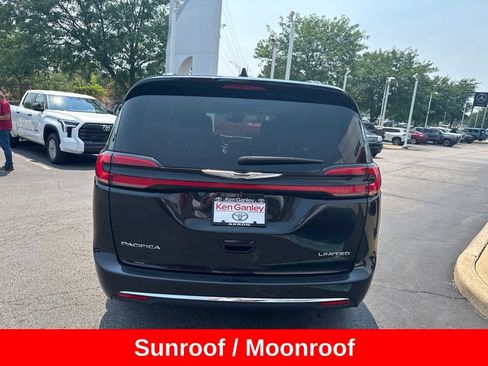 Used 2023 Chrysler Pacifica Limited FWD image 6