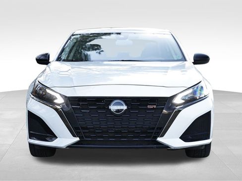 Used 2024 Nissan Altima 2.5 SR image 9