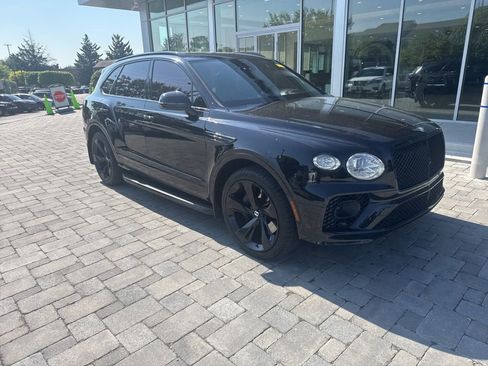 Used 2022 Bentley Bentayga image 3