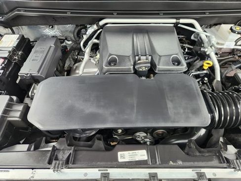 Used 2024 Chevrolet Colorado LT w/ LT Convenience Package II AWD/4WD image 32