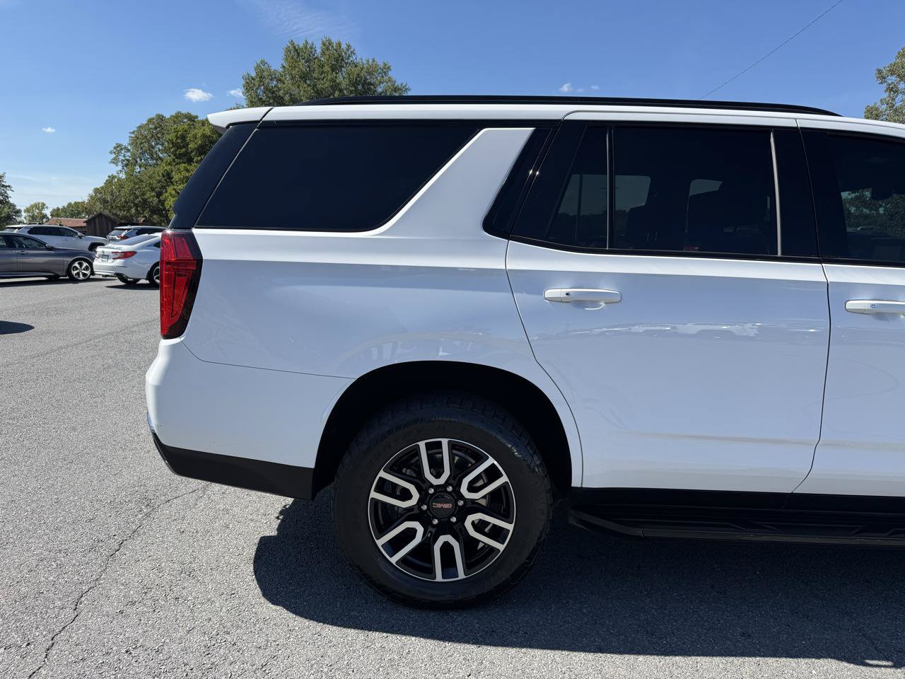 Used 2024 GMC Yukon AT4 w/ Technology Package AWD/4WD image 44