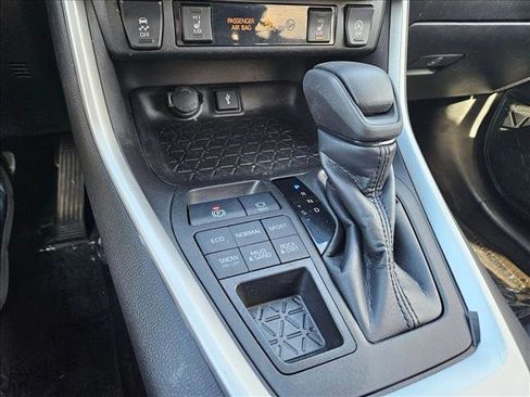 Used 2022 Toyota RAV4 XLE w/ XLE Grade Weather Package image 12