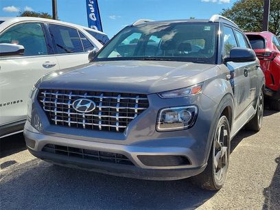 Used 2022 Hyundai Venue SEL