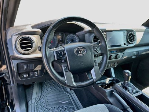 Used 2022 Toyota Tacoma TRD Off-Road RWD image 36