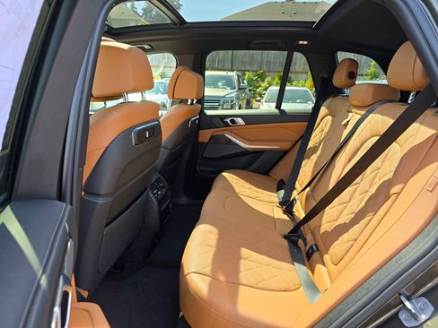Used 2024 BMW X5 xDrive40i w/ Premium Package AWD/4WD image 16