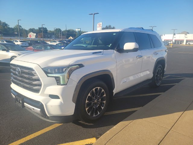 Used 2025 Toyota Sequoia Limited AWD/4WD image 3