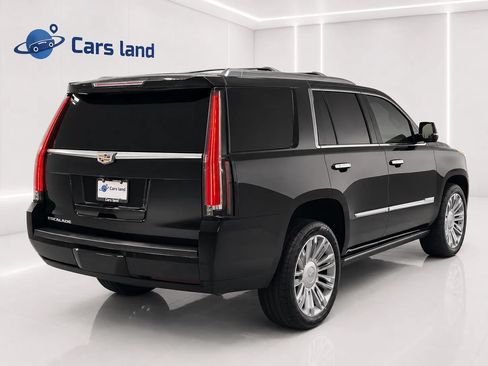 Used 2019 Cadillac Escalade Platinum AWD/4WD image 3