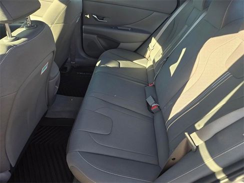 New 2025 Hyundai Elantra SEL image 8