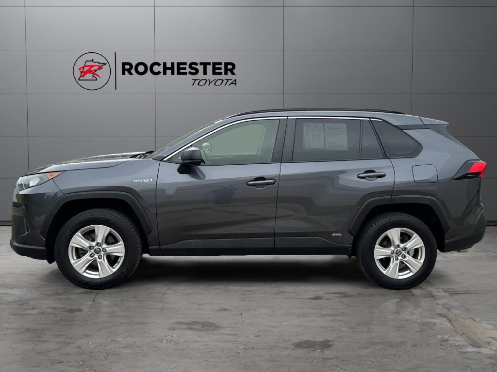 Used 2019 Toyota RAV4 LE w/ Carpet Mat Package AWD/4WD image 2