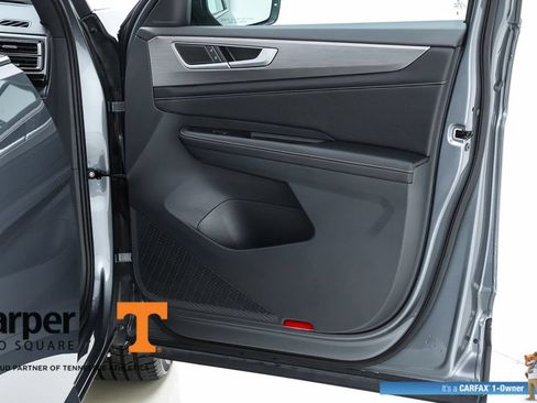 Used 2024 Volkswagen Atlas Cross Sport SE w/ Panoramic Sunroof Package FWD image 32