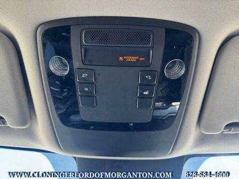 Used 2023 Kia Carnival LX image 38