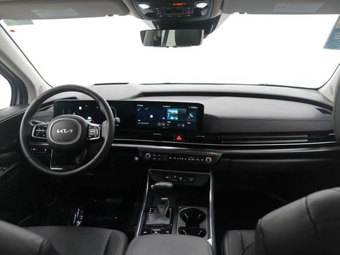 Used 2025 Kia Carnival SX Prestige image 14