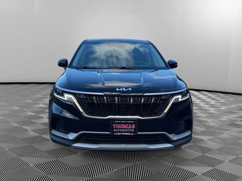 Used 2023 Kia Carnival LX image 2