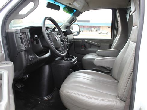 Used 2021 GMC Savana 2500 RWD 2500 135 image 9