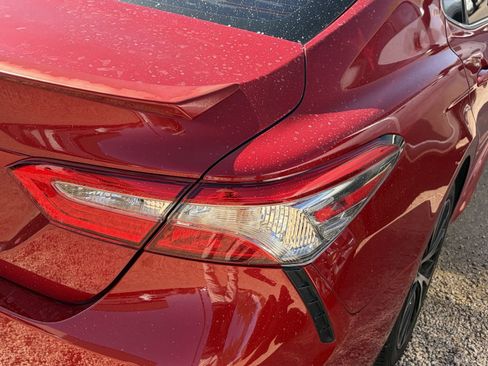Used 2019 Toyota Camry SE w/ Carpet Mat Package FWD image 7