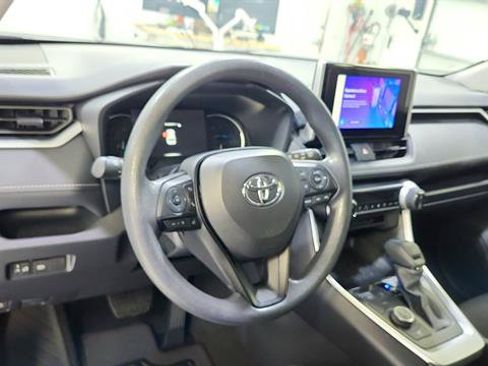 Used 2025 Toyota RAV4 LE AWD/4WD image 16