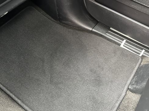 Used 2017 Lincoln Navigator Select image 29