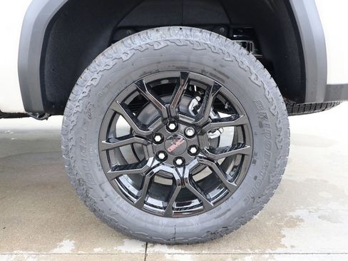 New 2026 GMC Canyon AT4 w/ Technology Plus Package AWD/4WD image 45