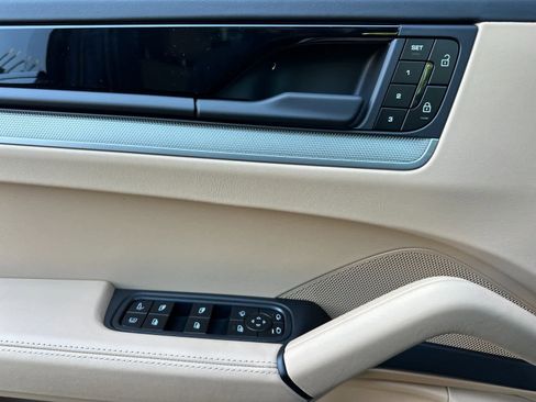 New 2026 Porsche Cayenne E-Hybrid image 12