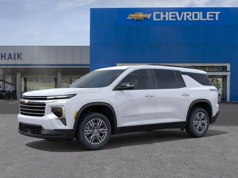 New 2027 Chevrolet Traverse LT w/ Driver Confidence Package FWD image 2